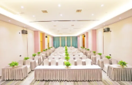 麗楓飯店（武漢歡樂谷仁和路地鐵站店）