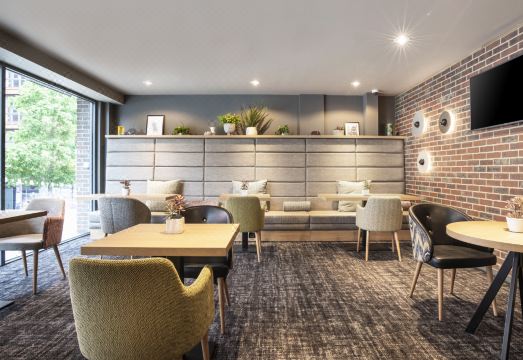 2. 포인트 A 호텔..