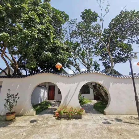 Yangchun Yunshan Green Lake Hot Spring Homestay