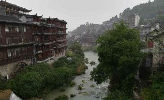 Baihe Wharf Inn