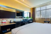 Rujia Huayi Selected Hotel (Huayin Huashan Scenic Area Store)