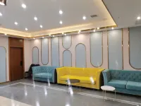 Xiangtan Yijian Hotel (Yuetang International Hetang City Railway Station) - Condos