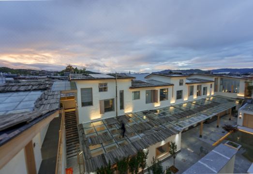 Leon Yu Mu Zhi Ye Designer Homestay (Dukezong Ancient City Store)Hotel Overview