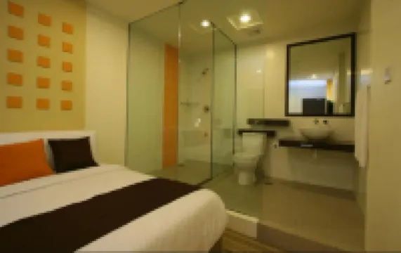 โรงแรม 98