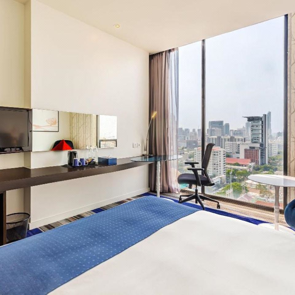 Holiday Inn Express Bangkok Siam An Ihg Hotel Sha Extra Plus Bangkok Updated 22 Room Price Reviews Deals Trip Com