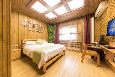 Zhiyoung Theme Hotel (Daqing Xinbaida Dongfeng Middle School) Hotels in Wanda Plaza/Daqing Municipal Government