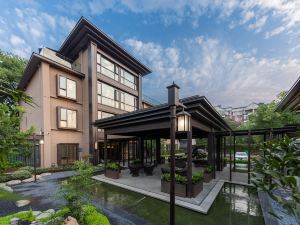 Jingguan Yasu Hotel (Wuhan Optics Valley Plaza)