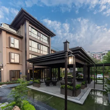 Jingguan Yasu Hotel (Wuhan Optics Valley Plaza) Hotels near Optics Valley
