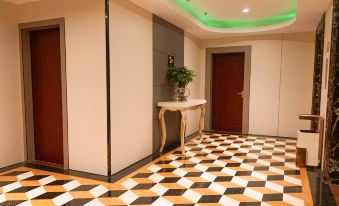 Chun Shang Hotel (Zhuhai Gongbei Port Pedestrian Street)