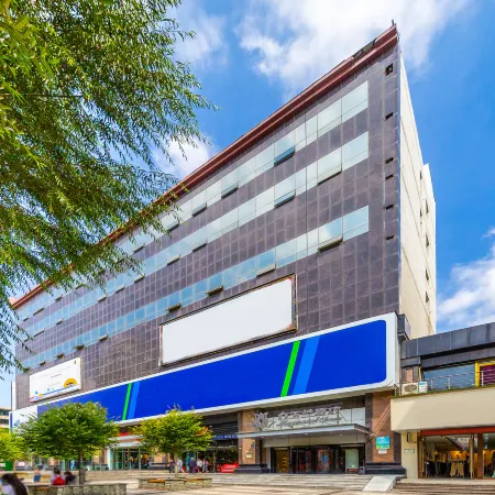 Wanbo Hotel (Xining Mojia Street & Daxin Street Night Market Branch)