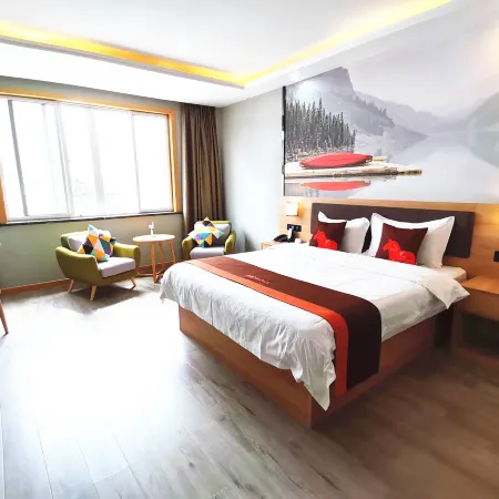 Junyi Collection Hotel (Zhoushan Kaihong Square)