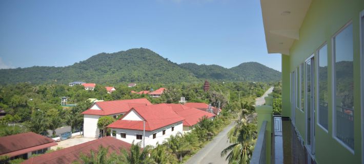 Reachbut Sessor Hotel Hotels in Kep