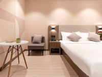 宿适轻奢酒店(上海外滩店) - 轻奢高级大床房