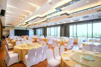 Jiangcheng  Hotel Meihekou - parking