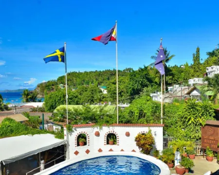 สเตปส์ การ์เด้นรีสอร์ท โรงแรมในเปอร์โตกาเลรา