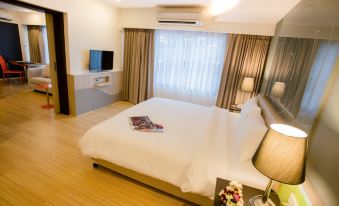 Grand Tower Inn Sathorn Hotel