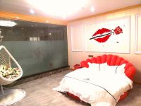 宜宾水晶艺术酒店 - 温馨浪漫圆床房