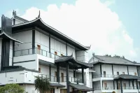Mingdu Shanju Boutique Hotel Отели рядом с достопримечательностью «Гуанси гидроэлектростанция-Китайский колледж АСЕАН»