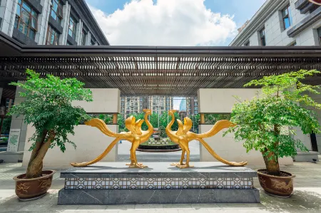 Herun International Hotel Отели рядом с достопримечательностью «Guizhou Polytechnic College of Communications North Campus Books Information Building»