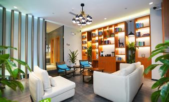 Fillmore Hotel (Xi'an Bell Tower Subway Station Huimin Street)