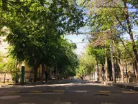 Liangzhu Homestay (Urumqi Zhongyinggong Subway Station)