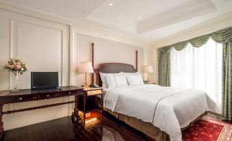 La Palazzo Hotel
