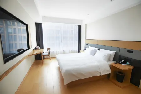 Starway  Houma Xintian Plaza Hotel Отели рядом с достопримечательностью «Kaifaqu Pedestrian Street»