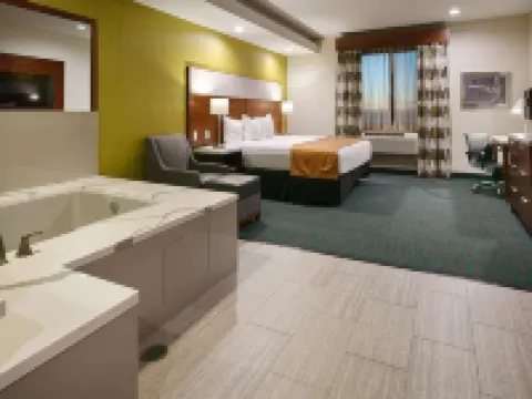 เบสท์เวสเทิร์นพลัส การ์เดนา อินน์แอนด์สวีทส์ โรงแรมในกาดินา