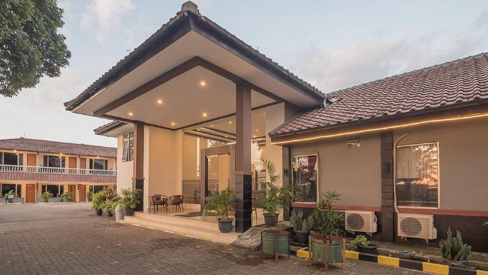 RedDoorz Near Alun Alun Subang