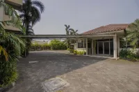 RedDoorz Plus @ Pitagiri GBK Senayan Hotel di Jakarta Barat