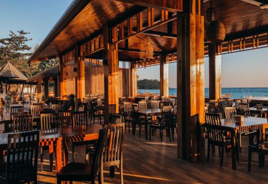 2. 나싸 웨어 핫스..