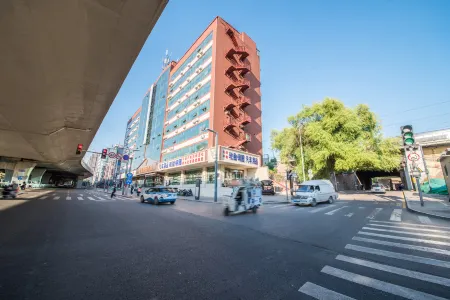 Mit Holiday Inn (Taiyuan Jianshe South Road Railway Station) Отели рядом с достопримечательностью «Shuangta Temple (Twin Pagoda Temple)»