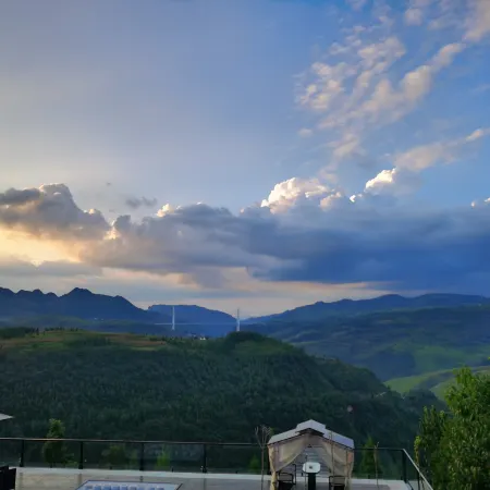 zhijin lajia shishe Inn