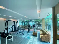 J Park Hotel - Gym