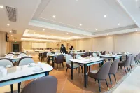 Vienna International Hotel(Xiangjiao Wine Shop,Beita District,Shaoyang)