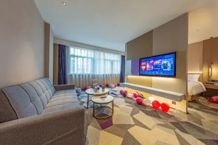 Lavande Hotel(Xiamen Airport Wuyuanwan Metro Station)
