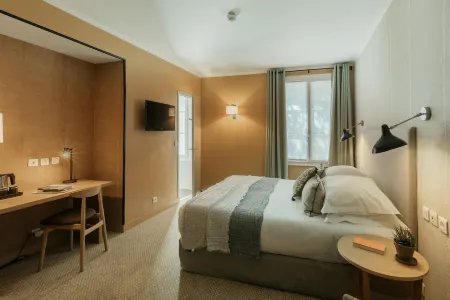 Hôtel Cézanne Boutique-Hôtel Отели рядом с достопримечательностью «la Bastide du Jas de Bouffan»