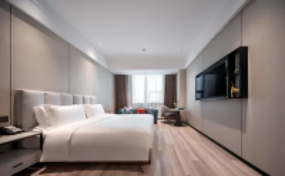 Golden Pear Hotel