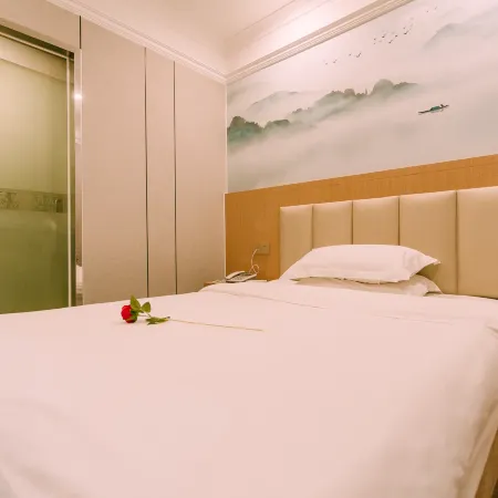 Qingmu Hotel (Ma'anshan Yushan West Road Huarun Suguo)
