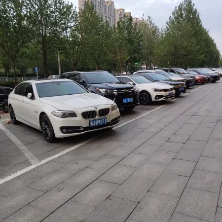 Vienna Hotel (Cangzhou XinhuaquYanBaiMall Qian Tong Park Branch)