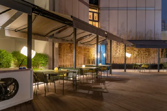 BEI Zhaolong Hotel, JdV by Hyatt Отели рядом с достопримечательностью «Sanlitun»