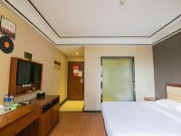 985酒店(重庆观音桥步行街店) - 精品豪华大床房