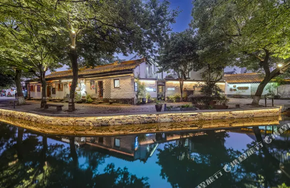 花築·同裏水雲間花園河景美宿