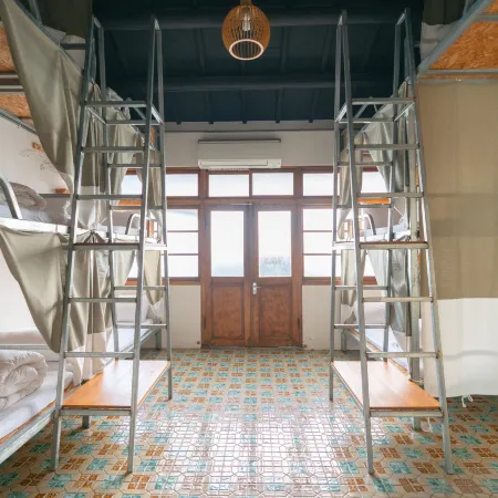 365-Hostel