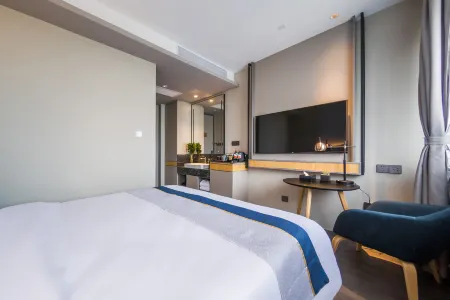 Homeinn Selected Hotel (Shanghai Fudan University Dabaisu Subway Station) Отели рядом с достопримечательностью «Fudan University Handan Road Stadium»