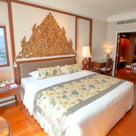 The Empress Chiangmai Отели рядом с достопримечательностью «Чанг Клан»