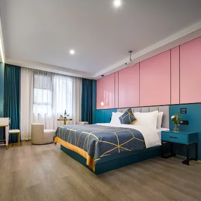 MAISON Hotel (Wuyi Square, Dongtang Metro Station, Changsha) Các khách sạn gần Công viên Quế Hoa