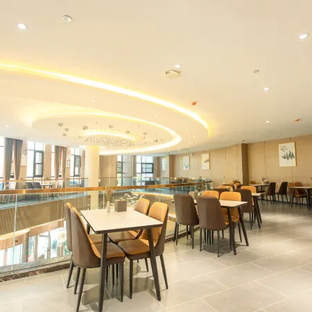 Qianna Qianxun Hotel Отели в г. Синьми