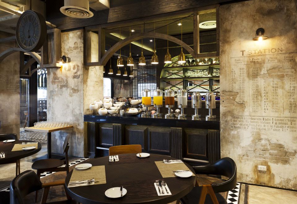 이스틴 탄 호텔에서 바라본 마야몰과 님만 전경