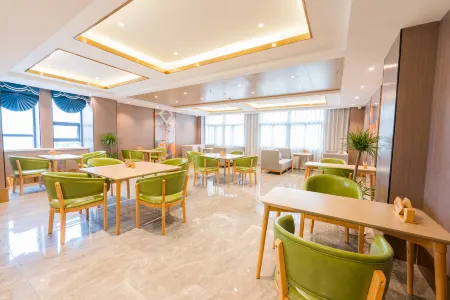 Tumai House Grand Hotel (Nanwai Haoyixin) Отели рядом с достопримечательностью «Sichuan University of Arts and Sciences (Nanba Campus)»